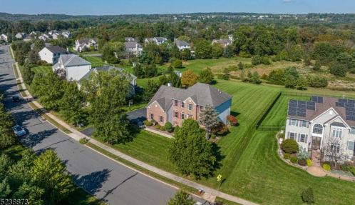 10 Providence Dr, Flemington NJ  08822-3447 exterior