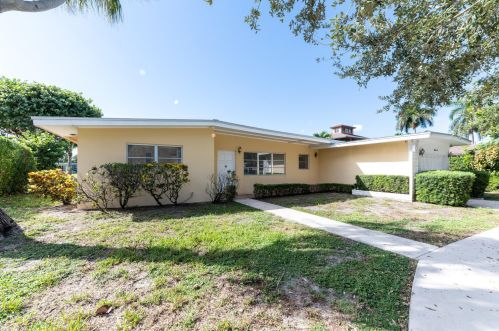 1510 Palm Cir, West Palm Beach, FL 33406-5333