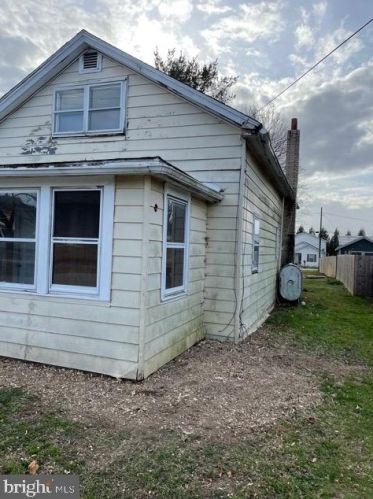 574 Railroad Ave, Blackbird, DE 19734-7728