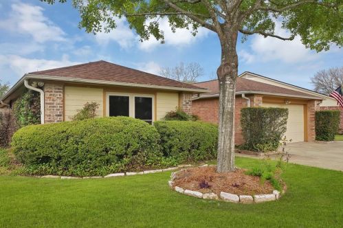2304 Heritage Landing St, Pearland, TX 77581-4410