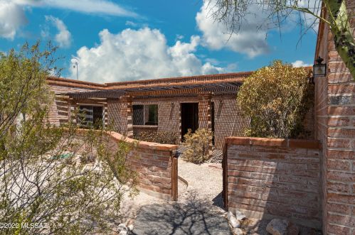 4981 Calle Luisa, Tucson, AZ 85718-4925