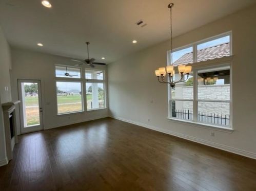 152 Limestone Dr, Georgetown TX  78628-6993 exterior