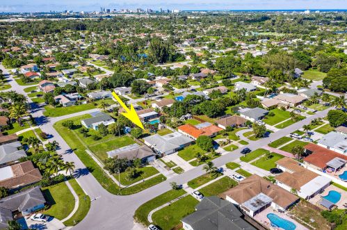 2725 Flamango Lake Dr, West Palm Beach, FL 33406-4305