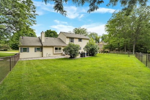 4722 Fairway Dr, Waterford WI  53185-3370 exterior