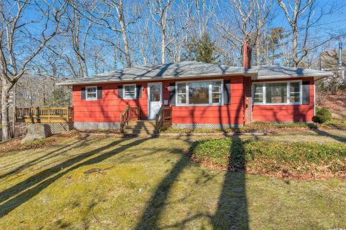 68 Ferry Rd, Shelter Island, NY