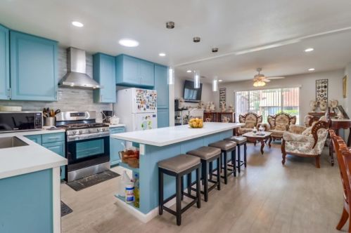 933 Dimarino St, San Diego CA 92114-3024 exterior