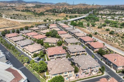 23860 Toscana Dr, Santa Clarita CA  91354-3015 exterior