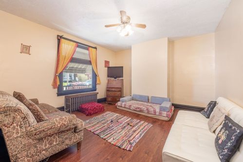 707 17th Ave, Whitaker PA  15120-2031 exterior