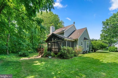 13249 Ladybank Ln, Herndon, VA 20171-4031