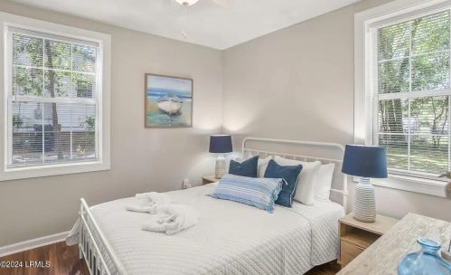 162 James St, Beaufort, SC 29902-5324
