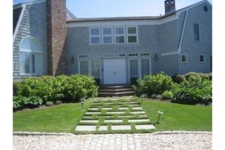 109 Summerfield Ln, Watermill NY  11976-3601 exterior