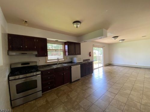 86 Kingston Rd, Parsippany NJ  07054-3148 exterior