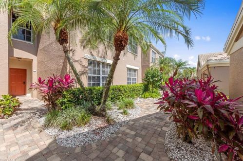 5677 Heron Ln, Naples, FL 34110-2313