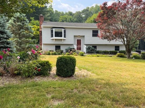11 Long Hill Rd, Bethel, CT 06801-1145