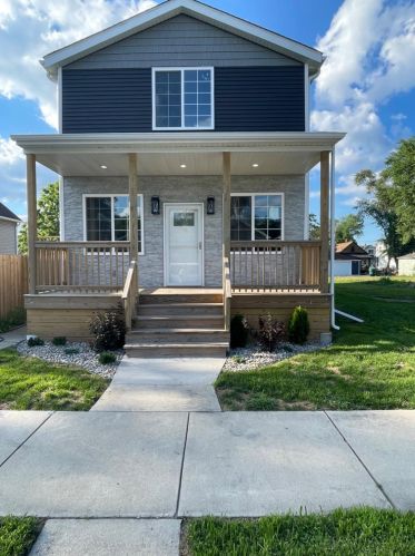 1109 Cleveland St, Hammond, IN 46320-2709