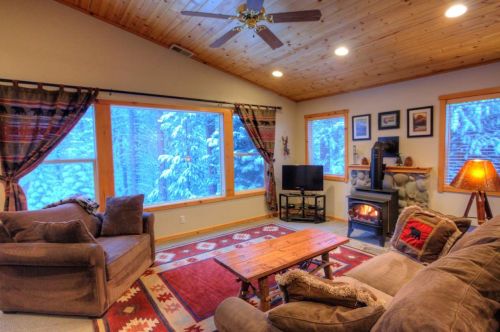 11249 Northwoods Blvd, Truckee, CA 96161-6176