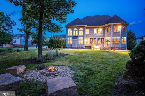 942 Seneca Rd, Great Falls, VA 22066-1314