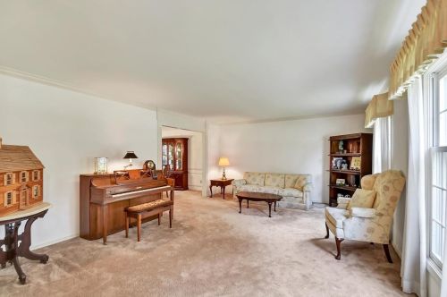 540 Briar Ln, Green Bay, WI 54301-1322