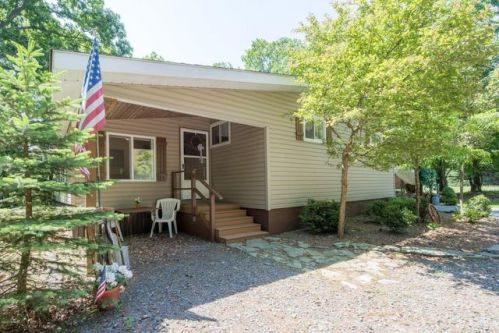 105 Sunrise Dr, Tafton, PA 18464-7792