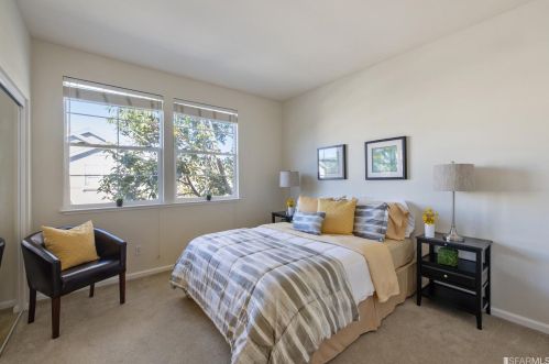 600 Landmark Ln, Redwood City CA  94065-2888 exterior