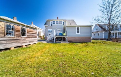 107 Birdsey Ave, Middletown CT  06457-4302 exterior