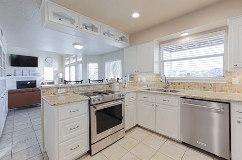 25314 Intrepid Ln, Galveston TX  77554-6612 exterior