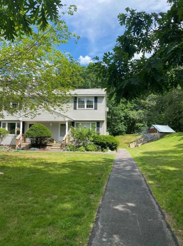34 Boulder Dr, Londonderry, NH 03053-3743