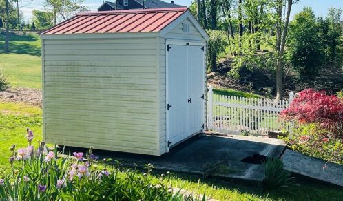 127 Pineview Dr, Mount Airy NC 27030-5145 exterior