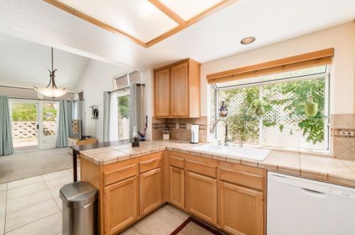 1408 Camara Ct, Vista CA  92081-5022 exterior