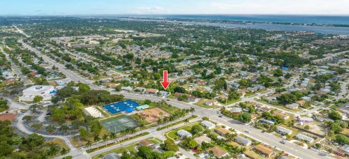 1750 Seacrest Blvd, Boynton Beach FL  33435-2245 exterior