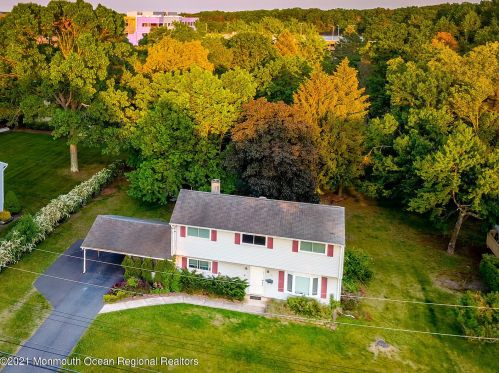 13 Bernard St, Tinton Falls, NJ 07724-1906