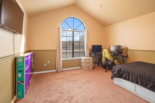 937 Bordeaux Dr, Modesto CA  95351-4433 exterior