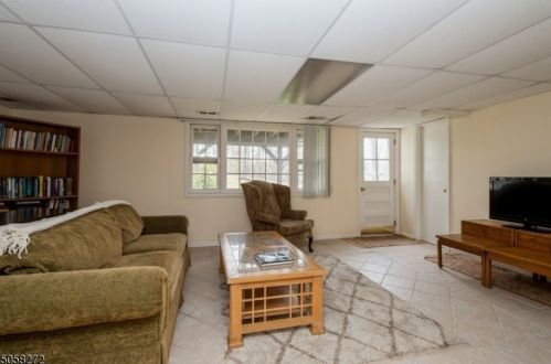 2106 Primrose Ln, Martinsville NJ  08836-2218 exterior