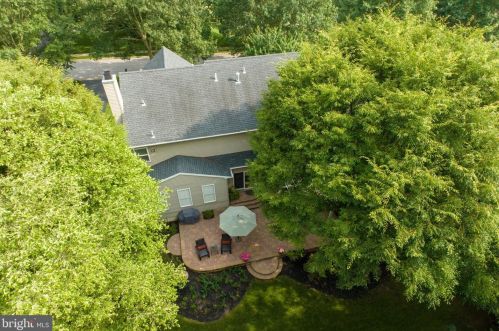 1217 Indian Trl Dr, Downingtown PA  19335-5606 exterior