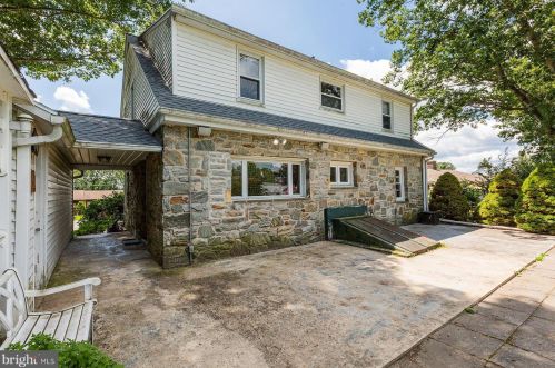 2037 Stone Mill Rd, Lancaster PA  17603-6053 exterior