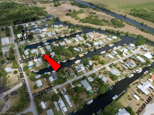 1037 Schooner Ln, Moore Haven, FL 33471-4971