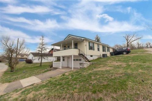 8346 Minns St, Catlettsburg, KY 41129-8959