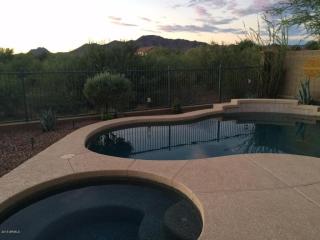 2504 Coyote Creek Dr, Phoenix, AZ 85086-2350