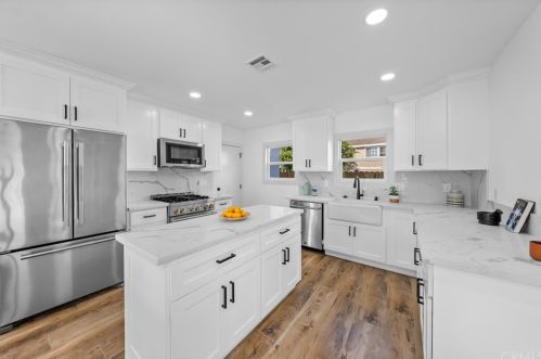 1504 Mackay Ln, Redondo Beach CA  90278-4417 exterior