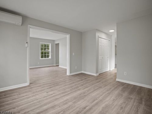 18 Berry Ln, West Milford NJ  07480-3632 exterior