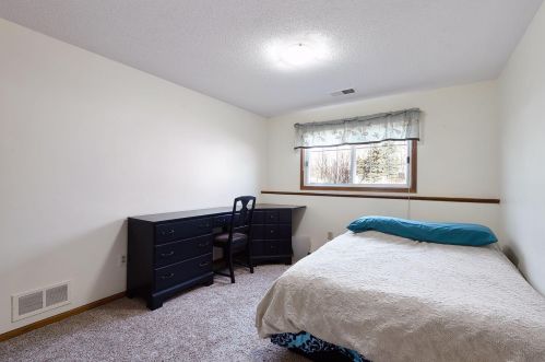 5759 Donegal Dr, Saint Paul MN 55126-3701 exterior