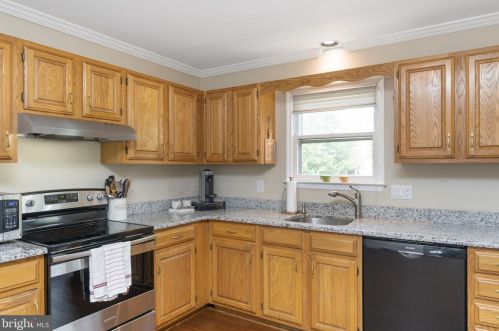 405 Franklin Ct, Collegeville PA  19426-2246 exterior