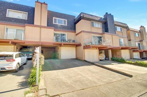 880 Stonegate Dr, South San Francisco CA  94080-1562 exterior