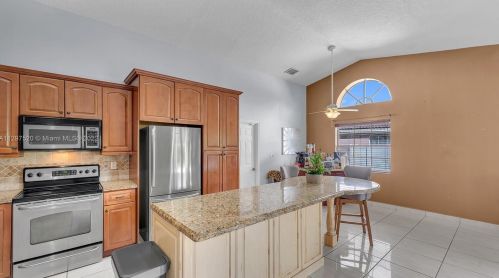 925 202nd Ave, Hollywood, FL 33029-3442