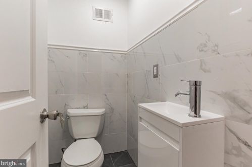 312 Manton St, Philadelphia PA  19147-5213 exterior