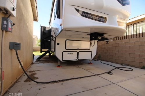 5823 Spice St, Lancaster CA  93536-2348 exterior