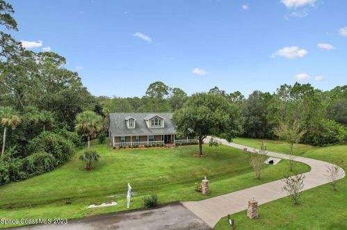 3381 Peroutka Ln, Cocoa, FL 32927-3720