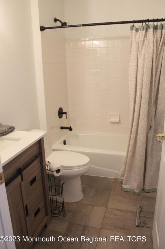 26 Rosewood Ct, Lakewood NJ  08701-5721 exterior