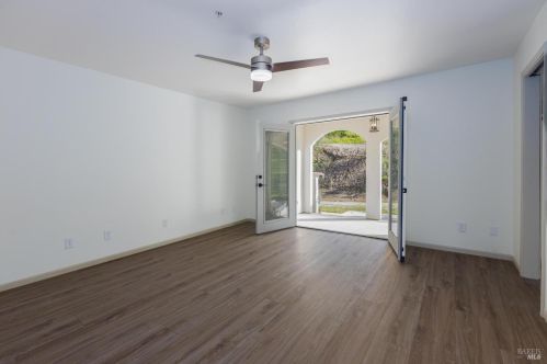 385 Vine St, Vacaville CA  95688-8704 exterior