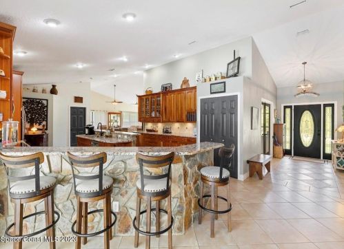 9020 106th Ave, Vero Beach, FL 32967-3117